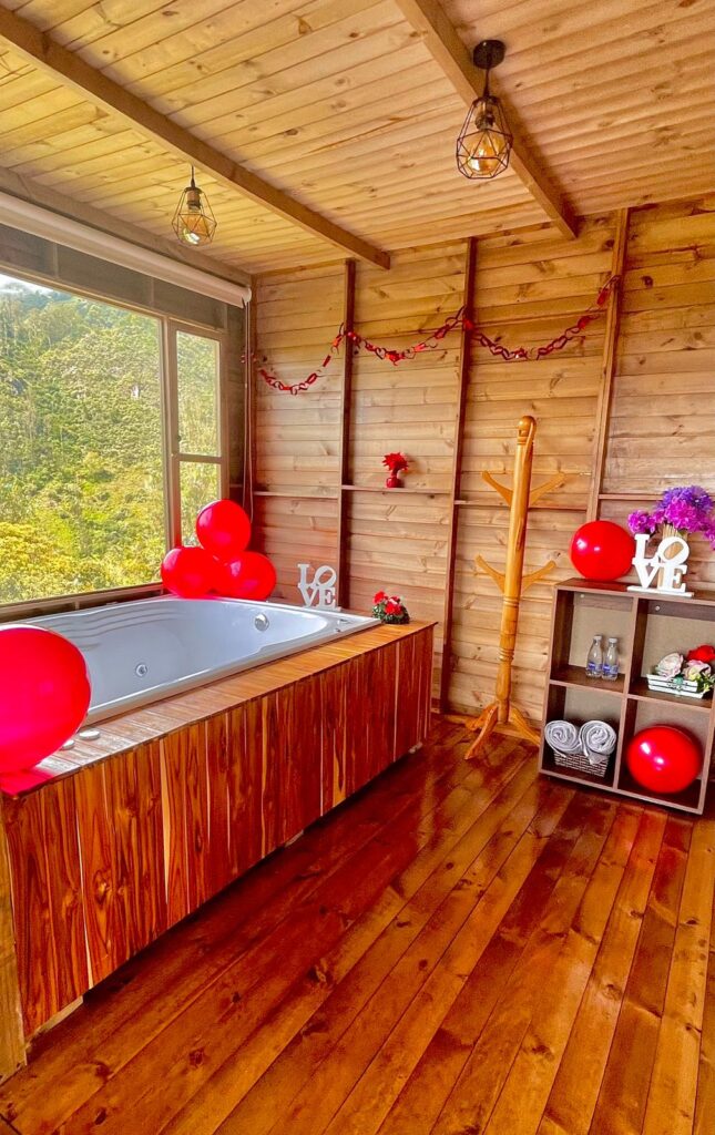 Cabaña con Jacuzzi – $400.000 por pareja - Entrepinos Glamping